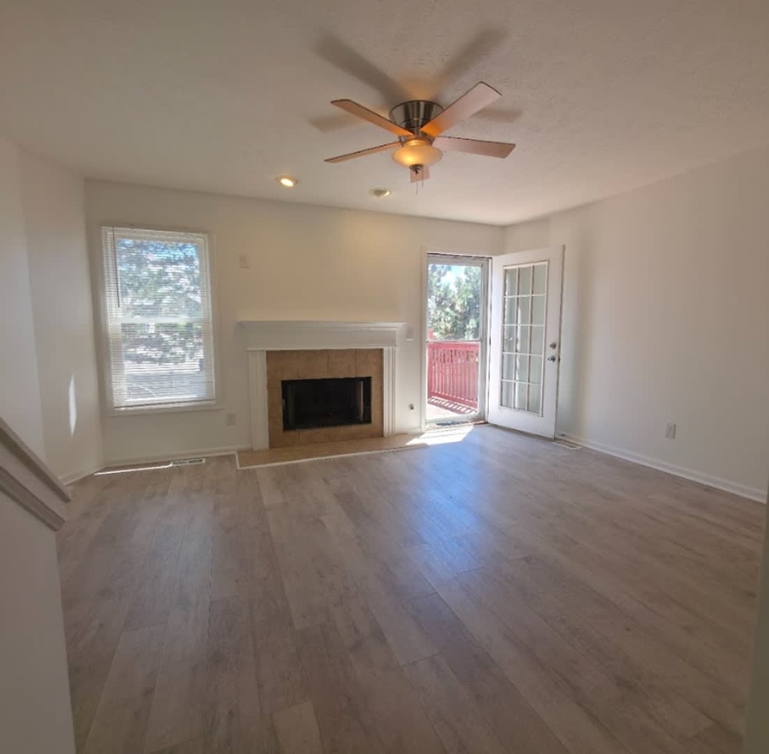 Single Family Home 2 beds 1 Full bath and 1 Half bath Available Now! – photo 4