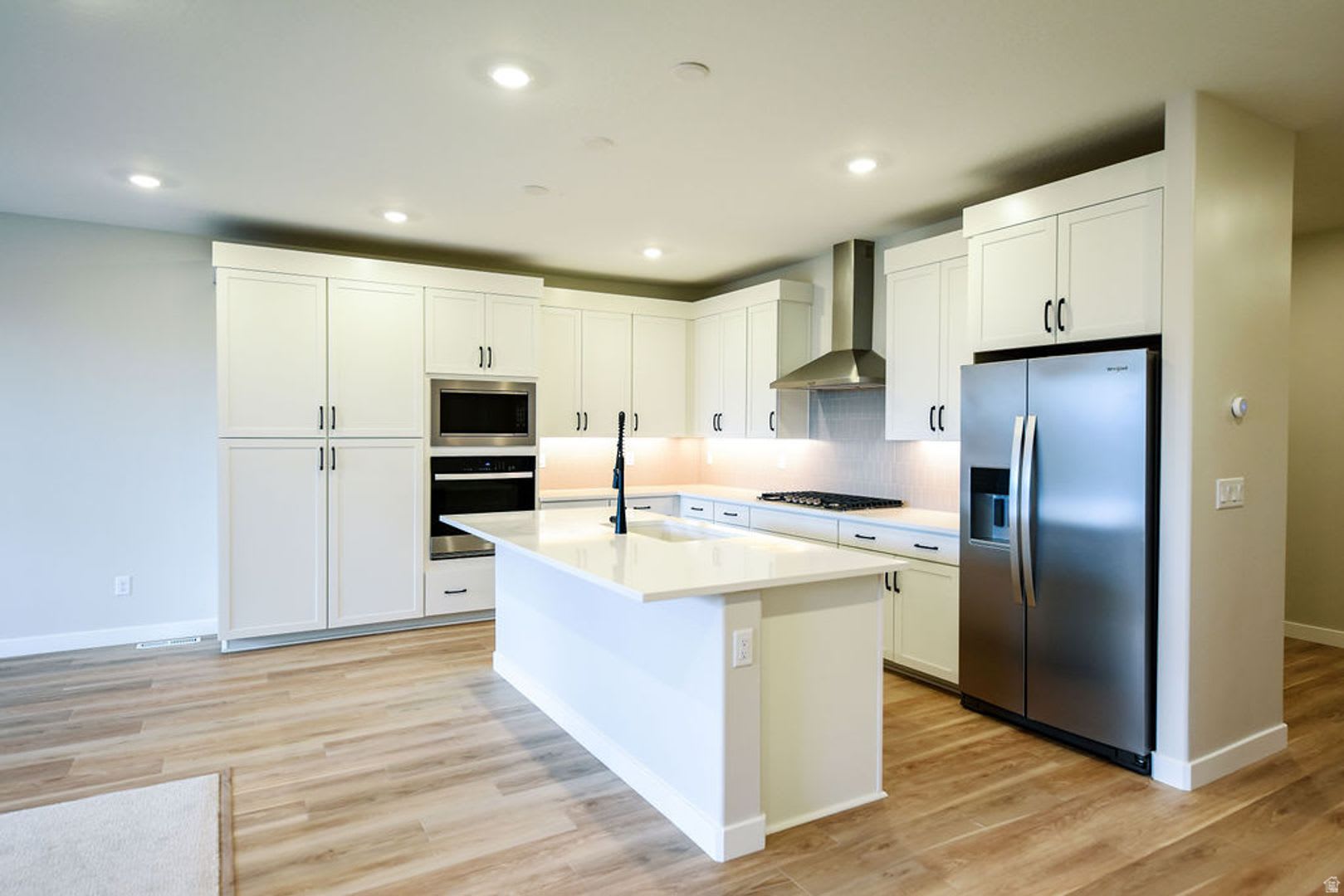 Luxury Townhome with Sweeping Mountain & Valley Views – photo 4