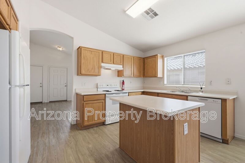 14823 W. Redfield Rd. – photo 3