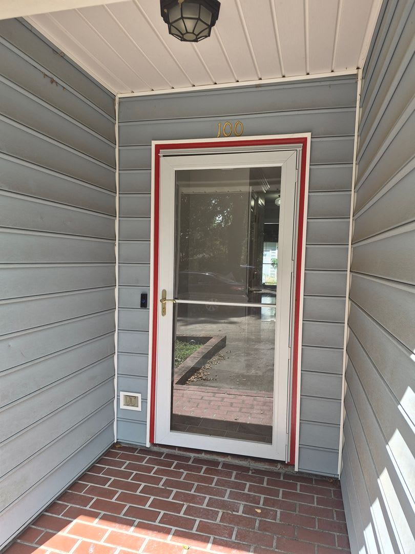 New Listing – photo 2