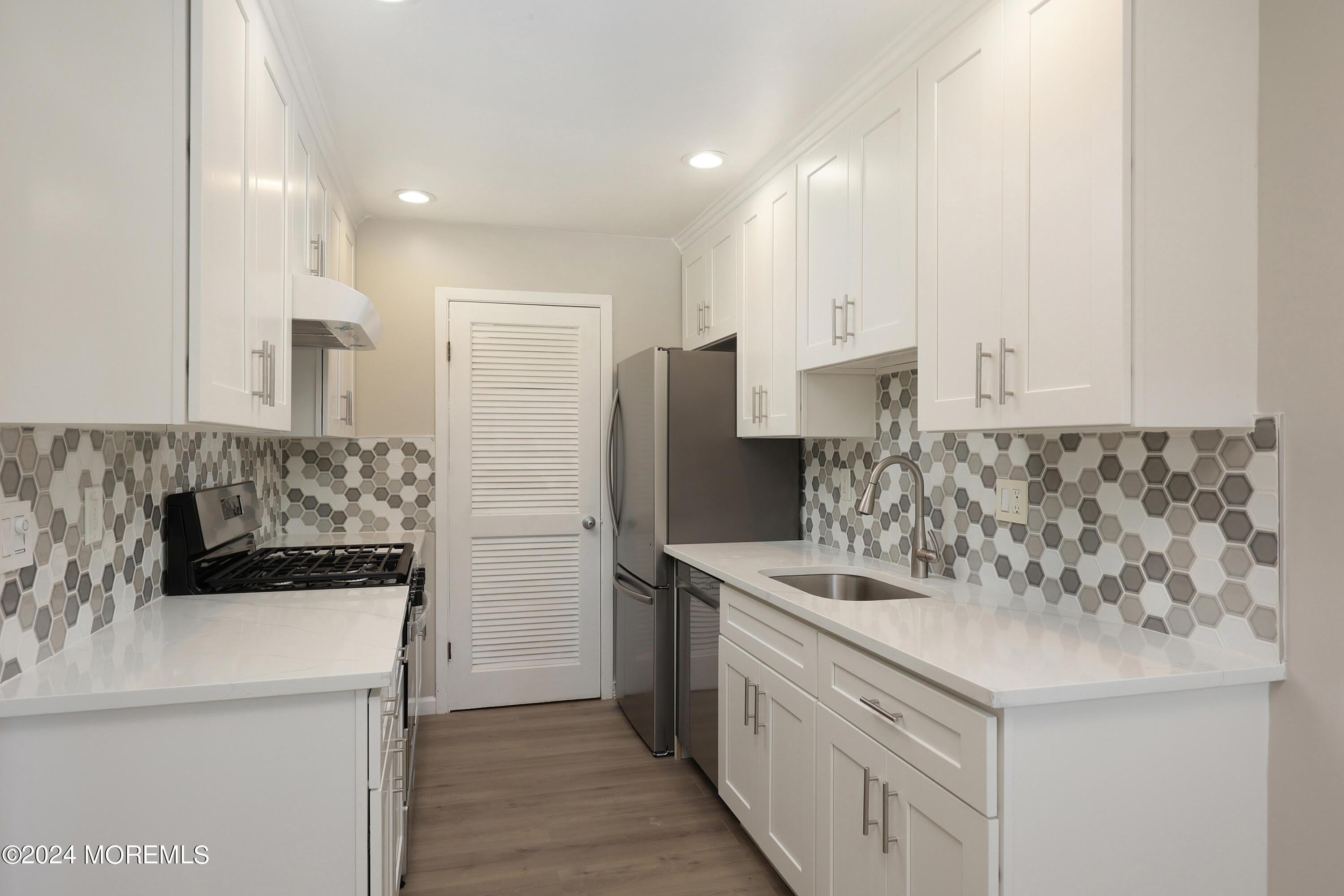 2 Elizabeth Court – photo 2