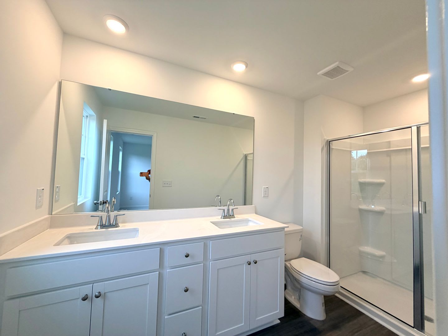 Luxurious End Unit 3 Bedroom Townhome – photo 5