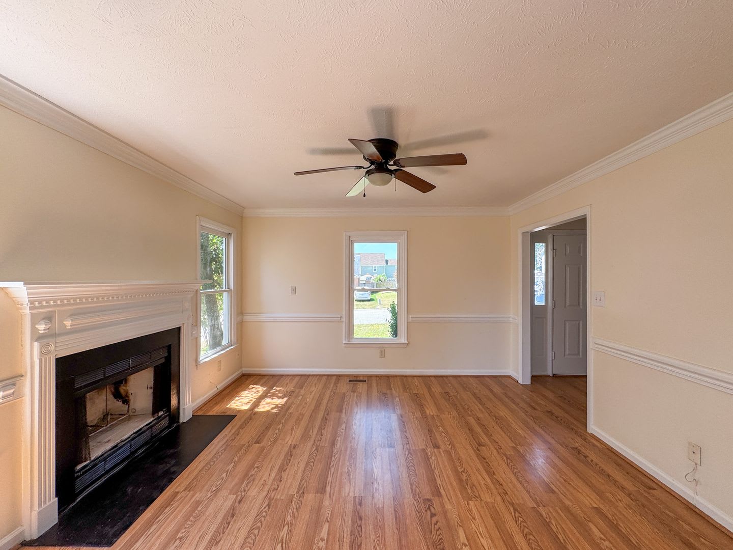 4 Bed 2 5 Bath Home In Hope Mills – photo 4