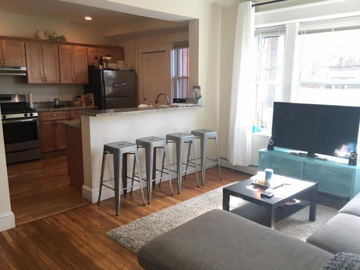 Charming 4 Bedroom – photo 3