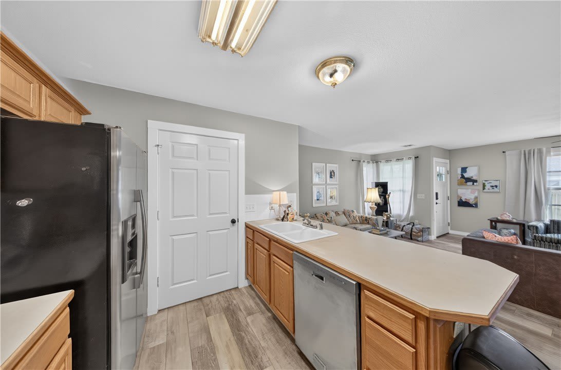 910 NW A Street – photo 2