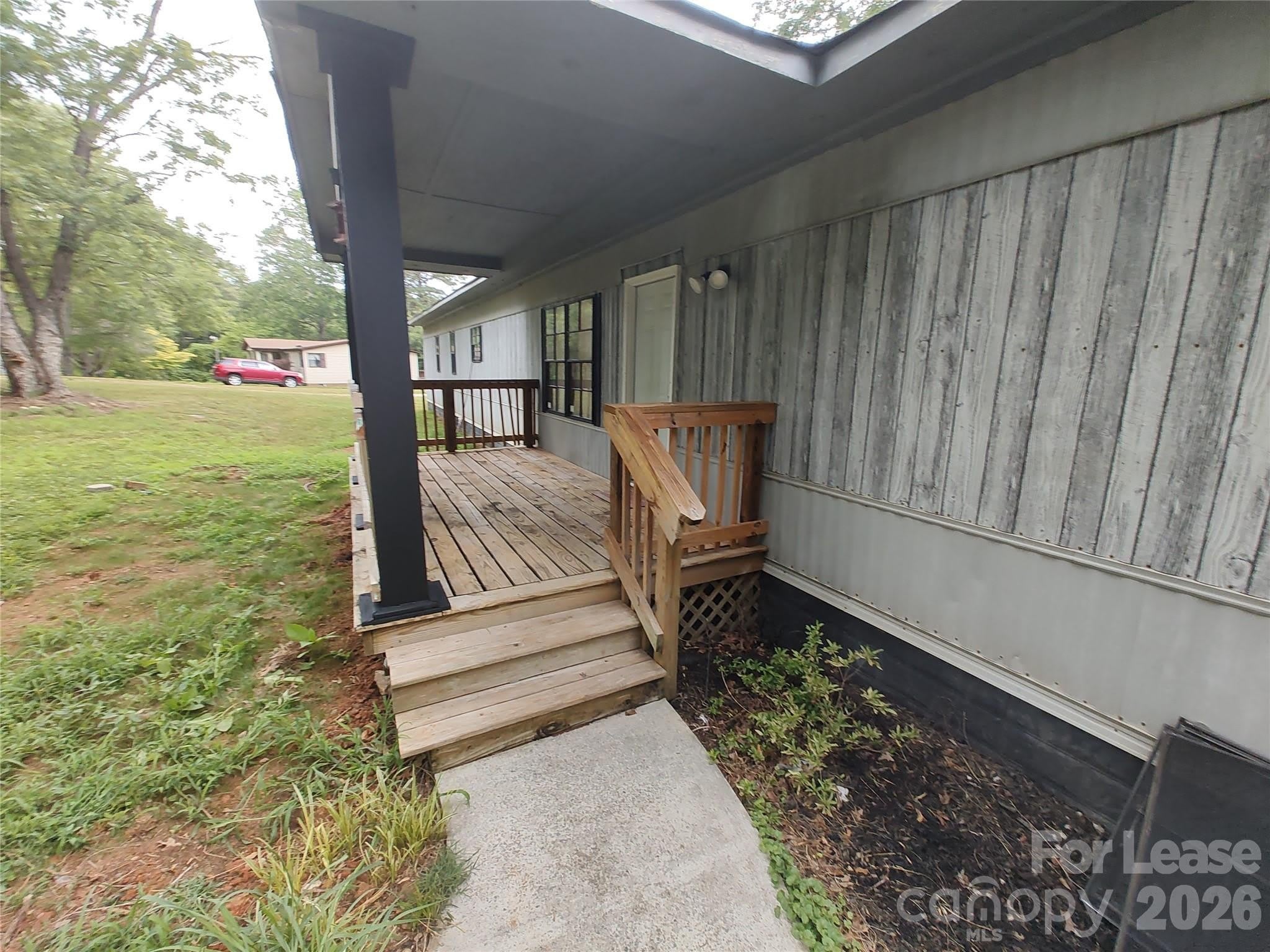 1024 Lindsay Drive – photo 3