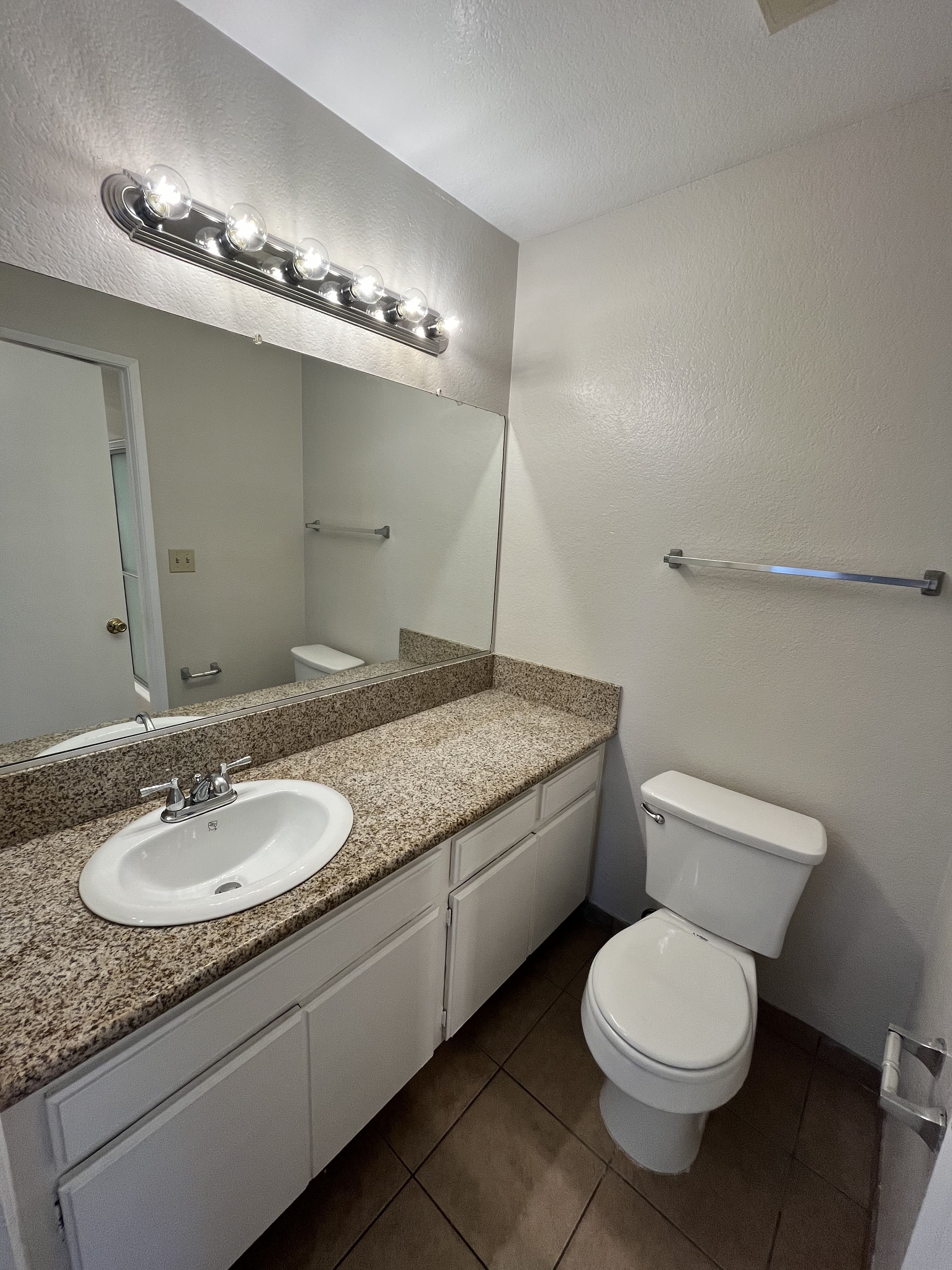 636 E Verdugo Ave – photo 3