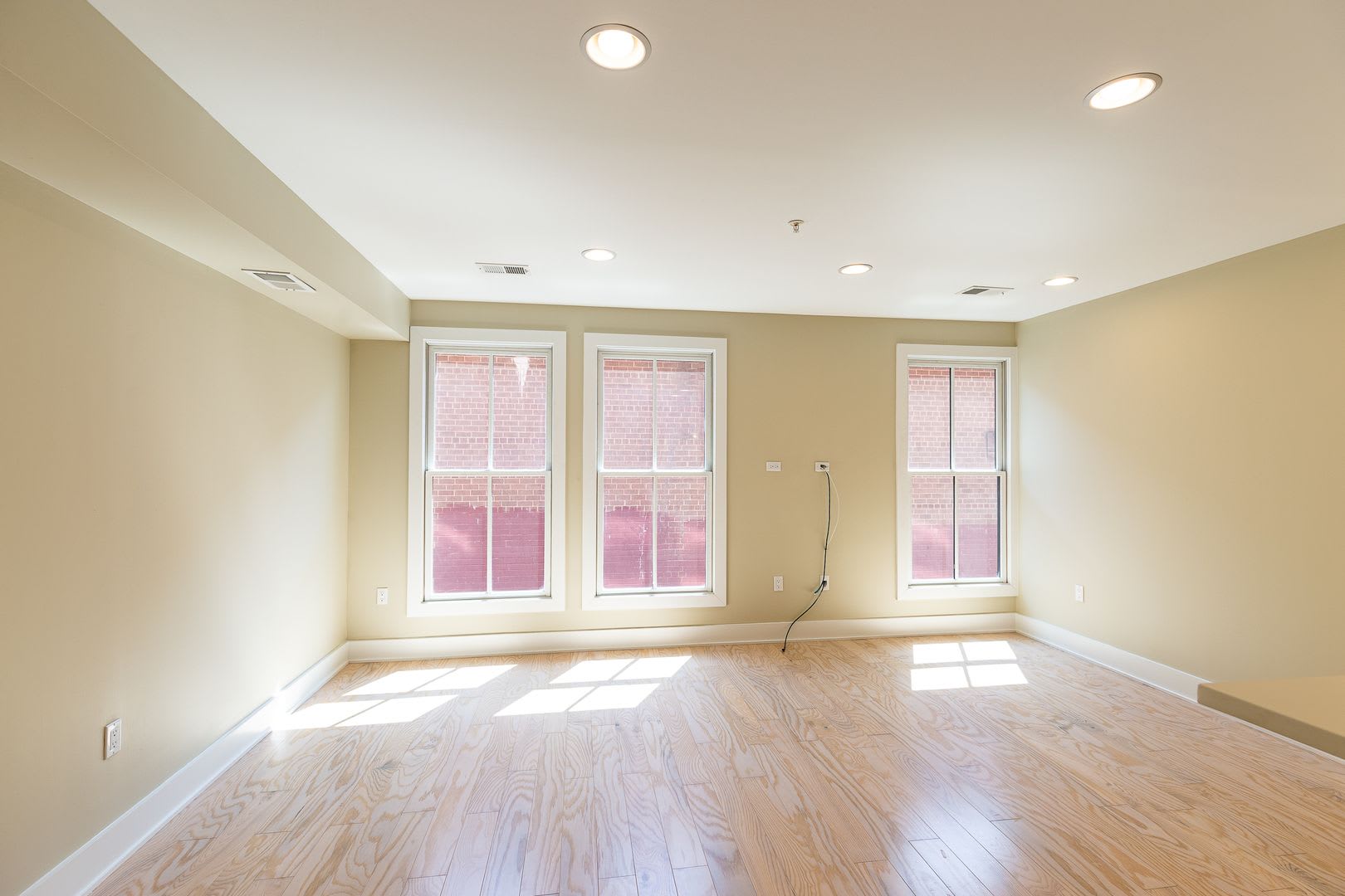 14th St Corridor-Bright Two Bed, Two Bath Rental unit w/Large Private Patio + Parking Spot – photo 5