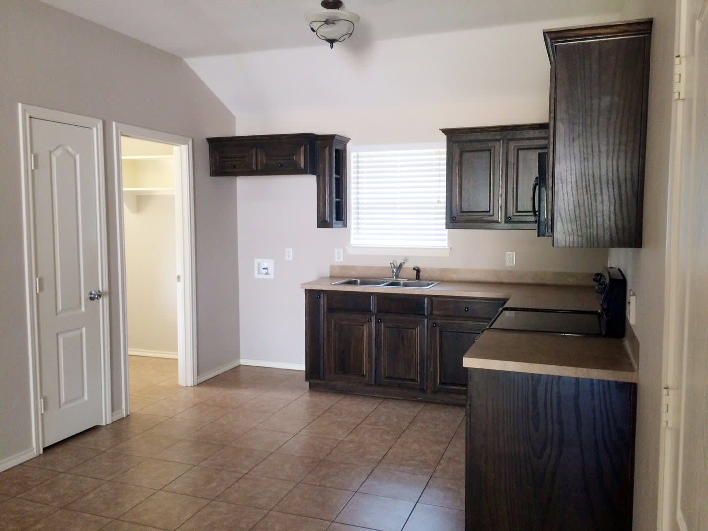 3 Bedroom Duplex for Rent in Lindale! Tour Today! – photo 5