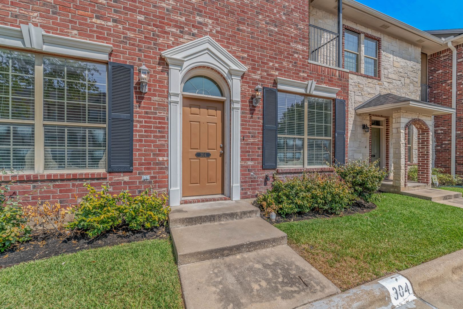 OCTOBER SUBLEASE Great 4 Bedroom 4 Bathroom Townhome at Gateway Villas – photo 3