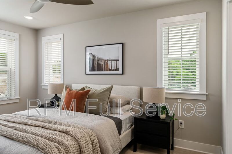 708 N Dupont Avenue – photo 4