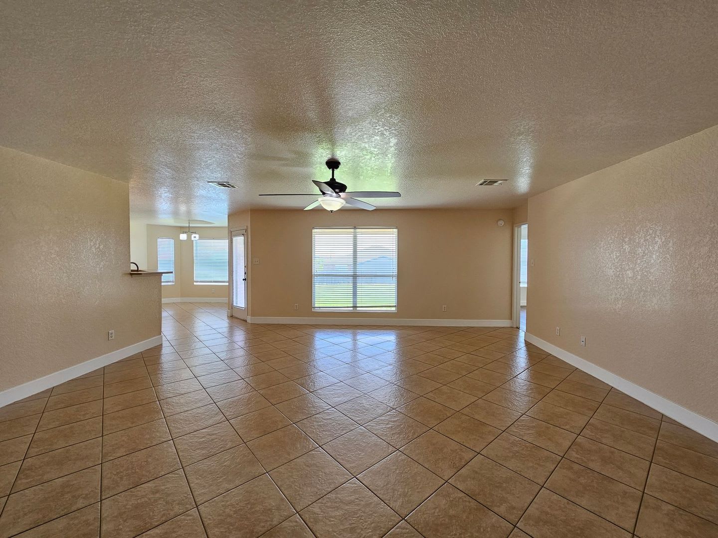 HHUGE RENT REDUCTION – photo 4
