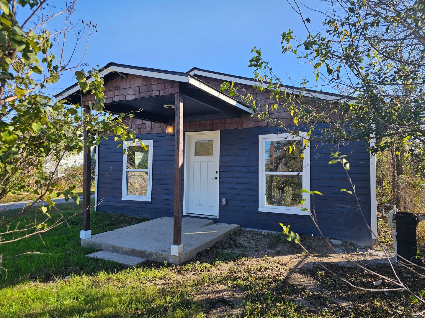 Beautifully Remodeled 3 1 5 Home In Historic Denver Heights With Modern Upgrades And A Park Like Backyard – photo 2