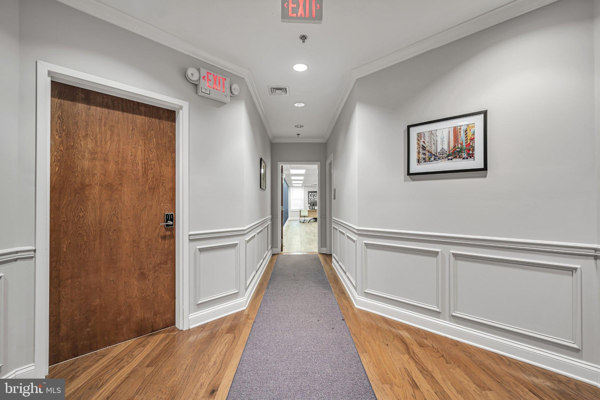 729 GROVE Avenue – photo 2