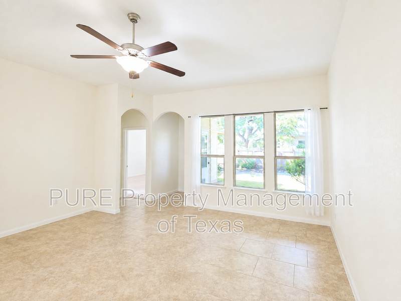 615 Linares Ln – photo 4