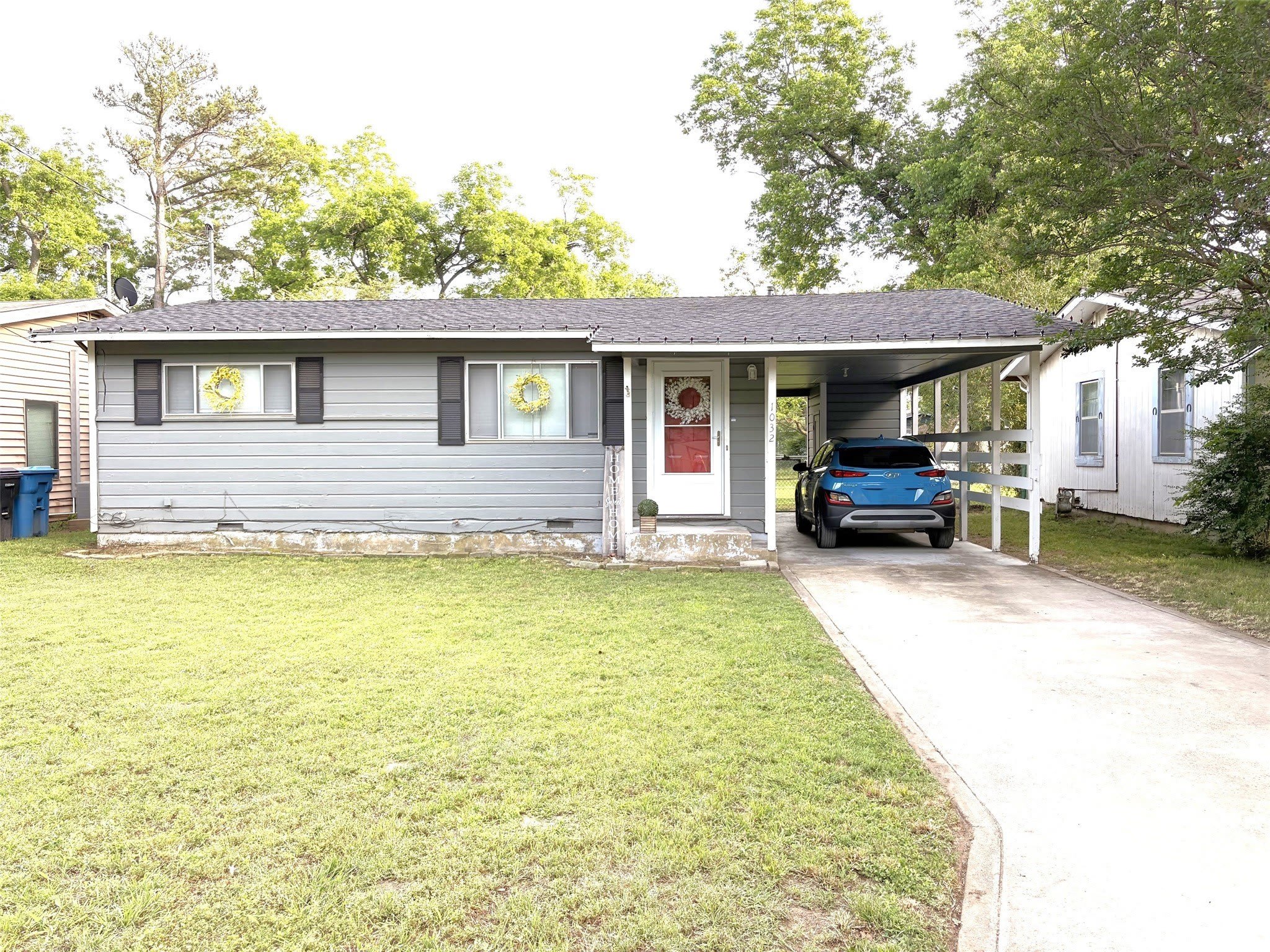 1032 W Florence Street – photo 1