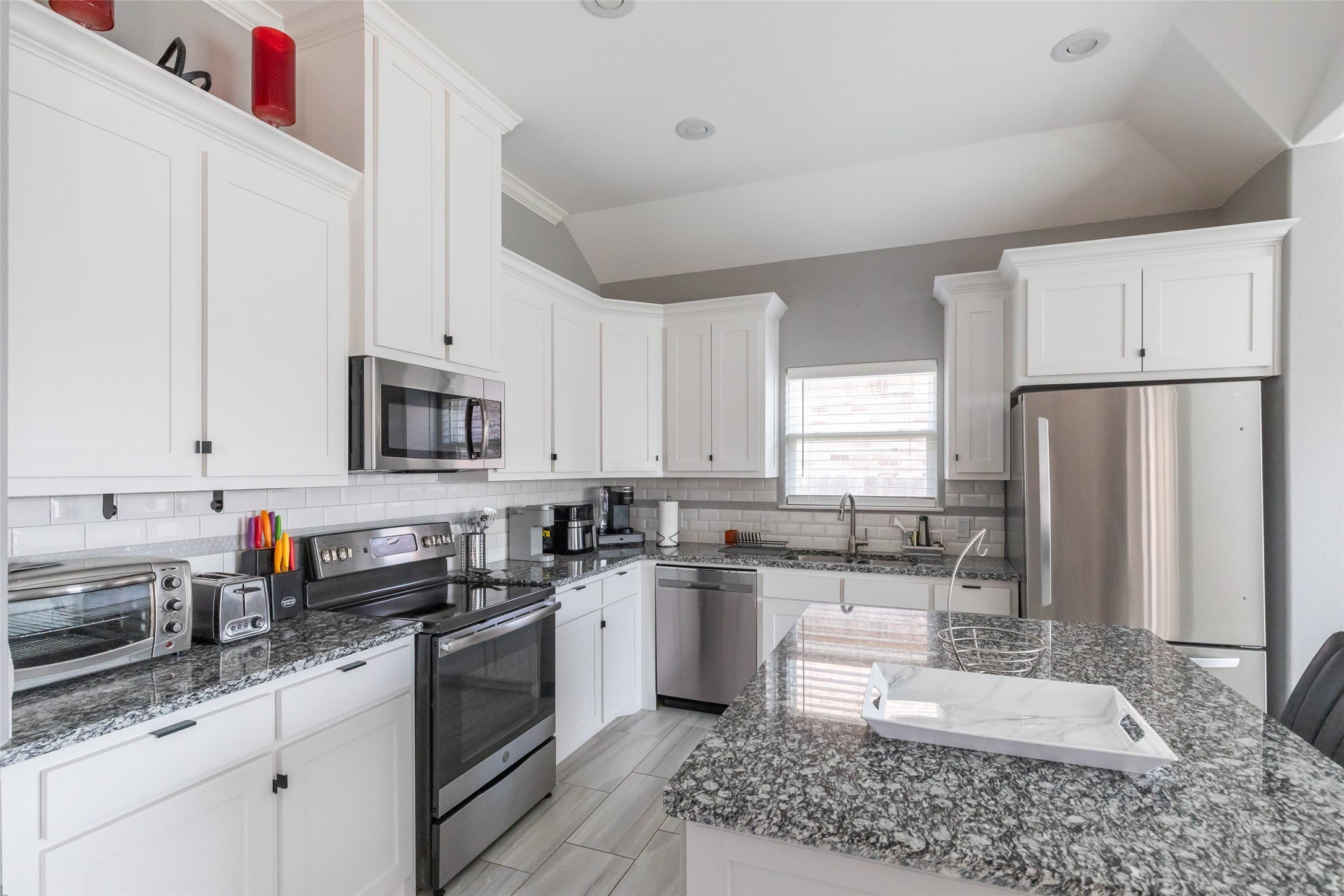 3126 Oakley Street – photo 5