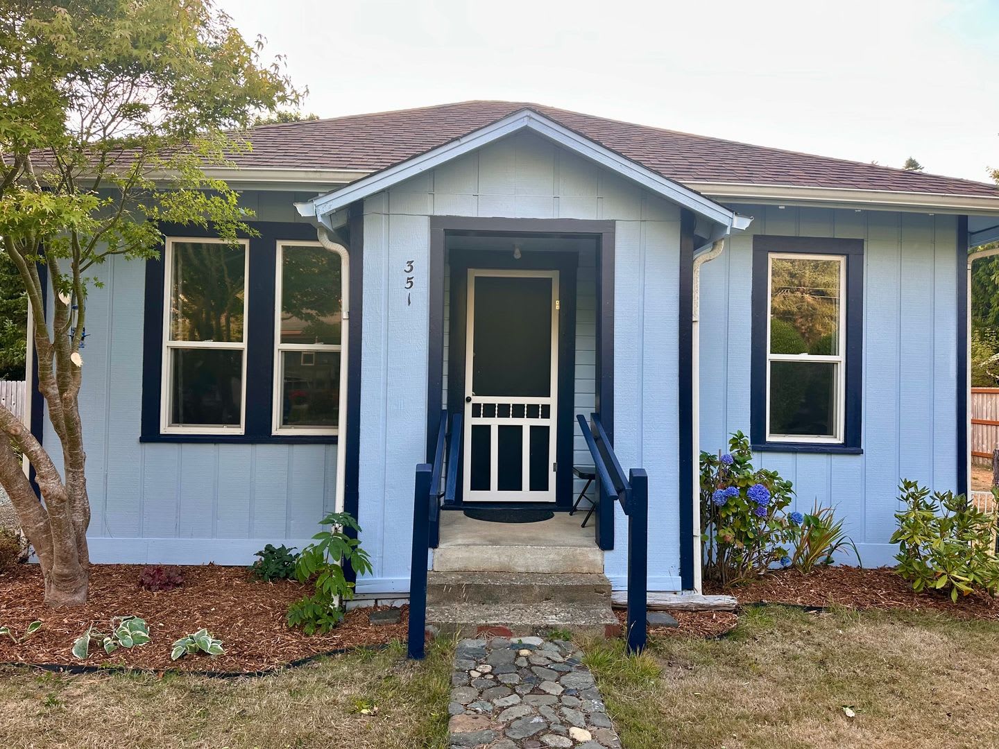 Charming 3-bedroom, 1-bath home in beautiful Bandon! – photo 1