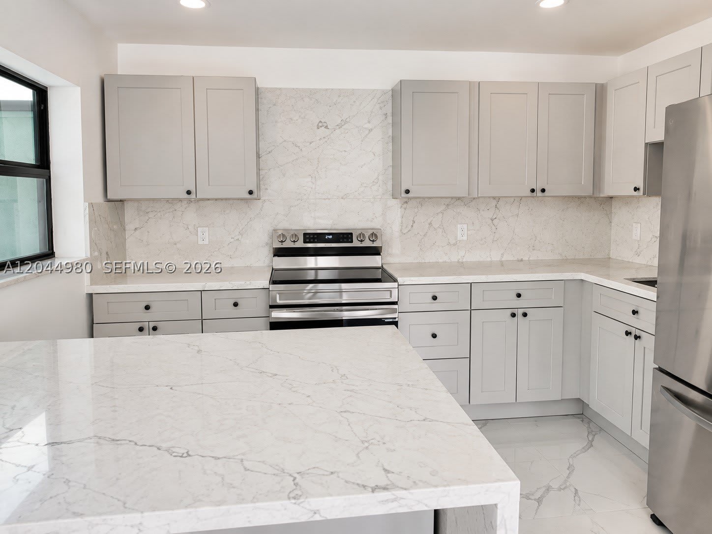 3435 SW 91st Ave – photo 3