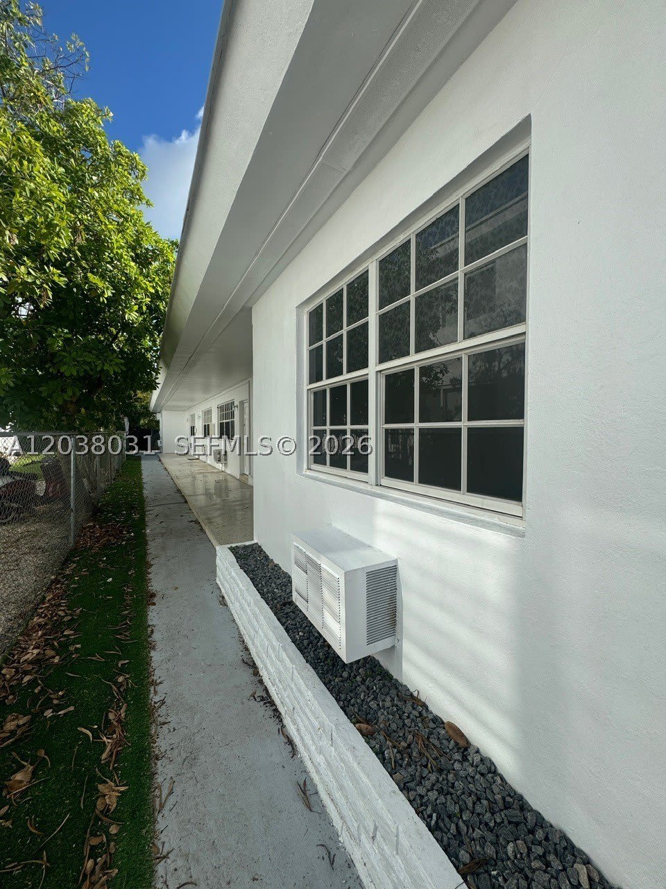 735 83rd St – photo 3