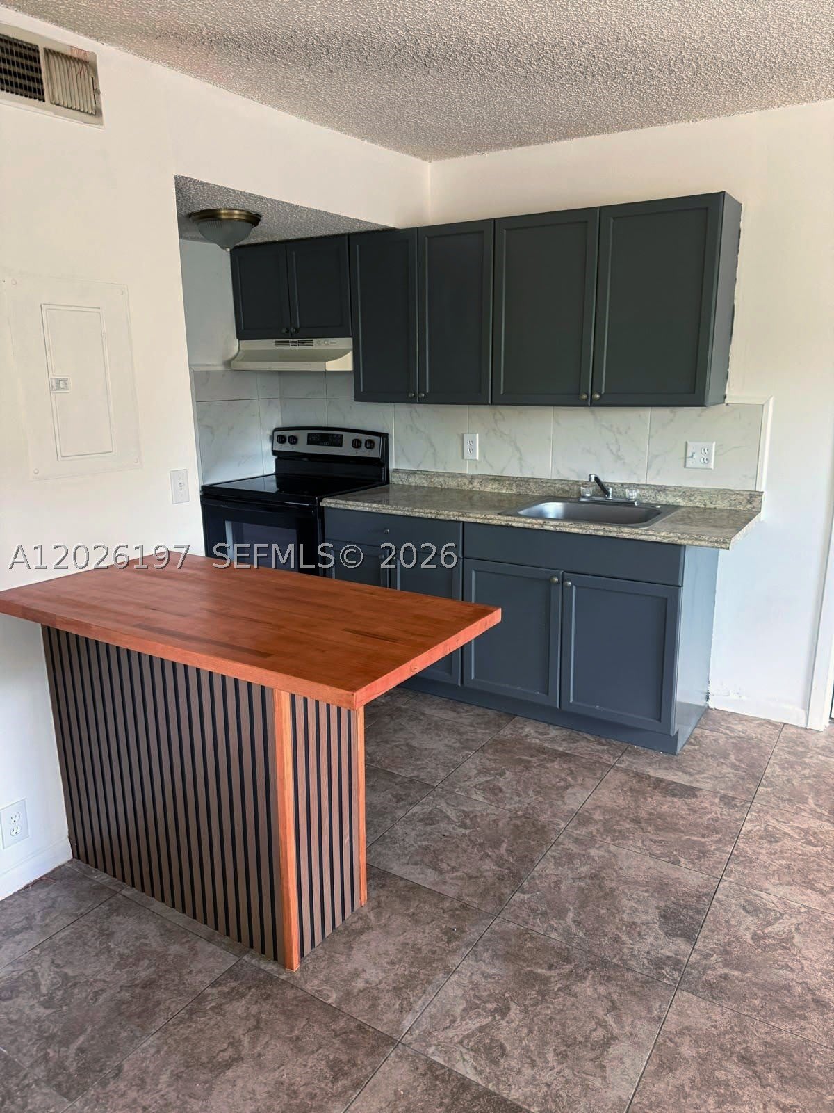 2070 NW 43rd Ter – photo 2