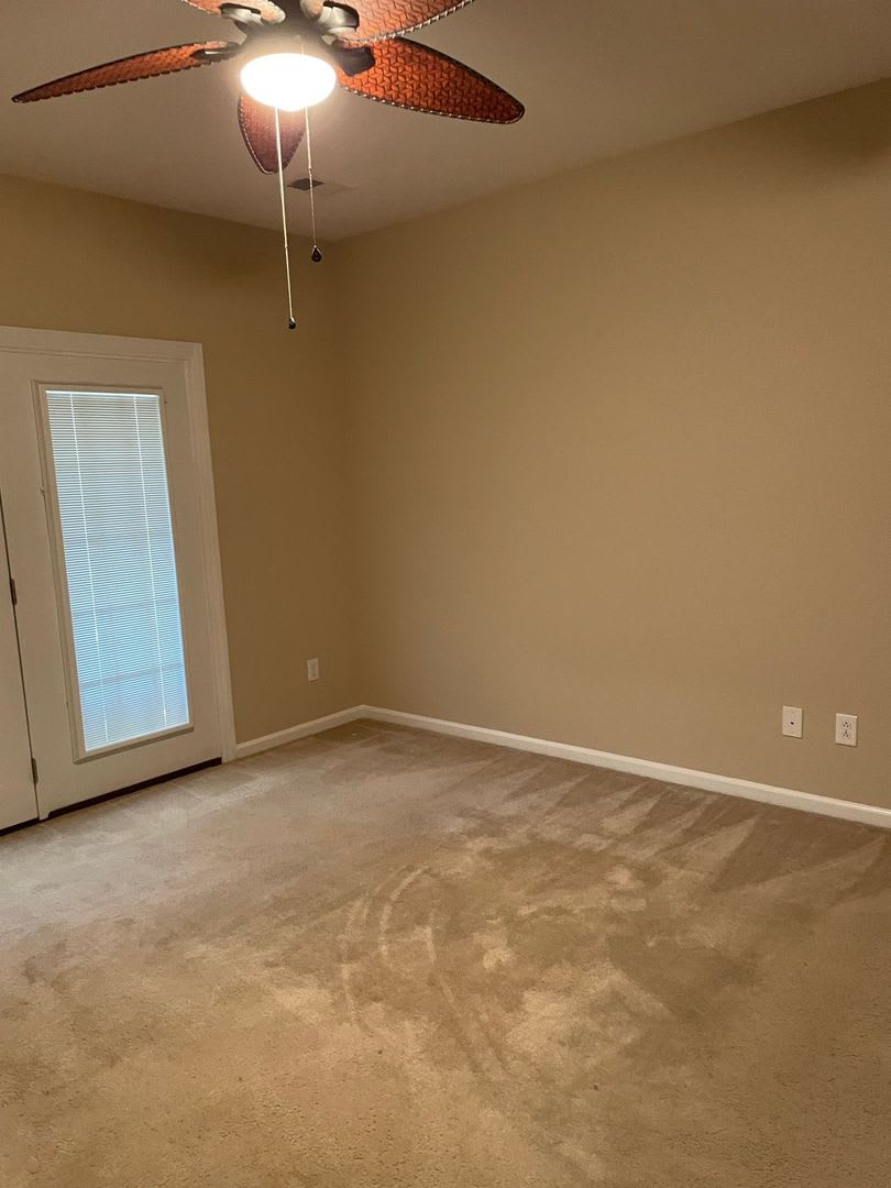 Very nice 4 bedroom/3 bath condo in Tuscany with fireplace, enclosed patio, 1 car garage – photo 4