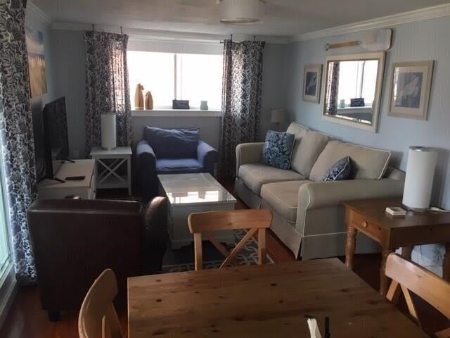 18 Lowell Street – photo 4