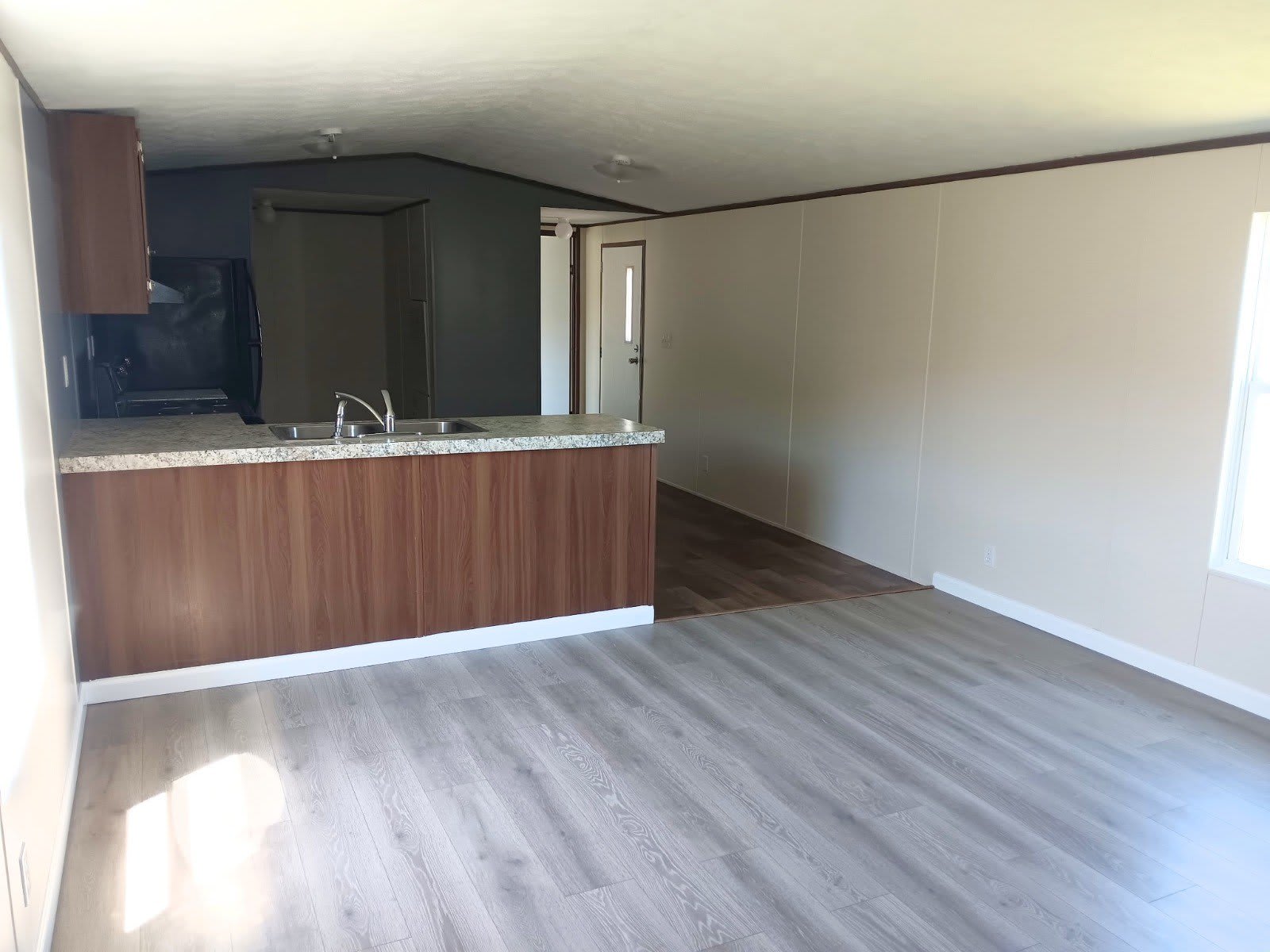 570 Banjo Way – photo 2