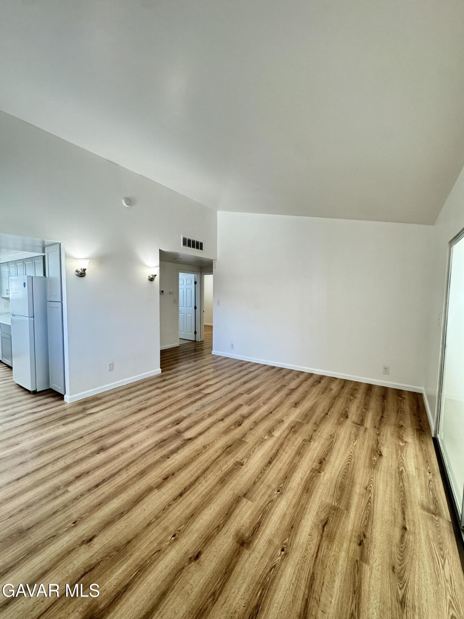 21325 Bancroft Court – photo 4