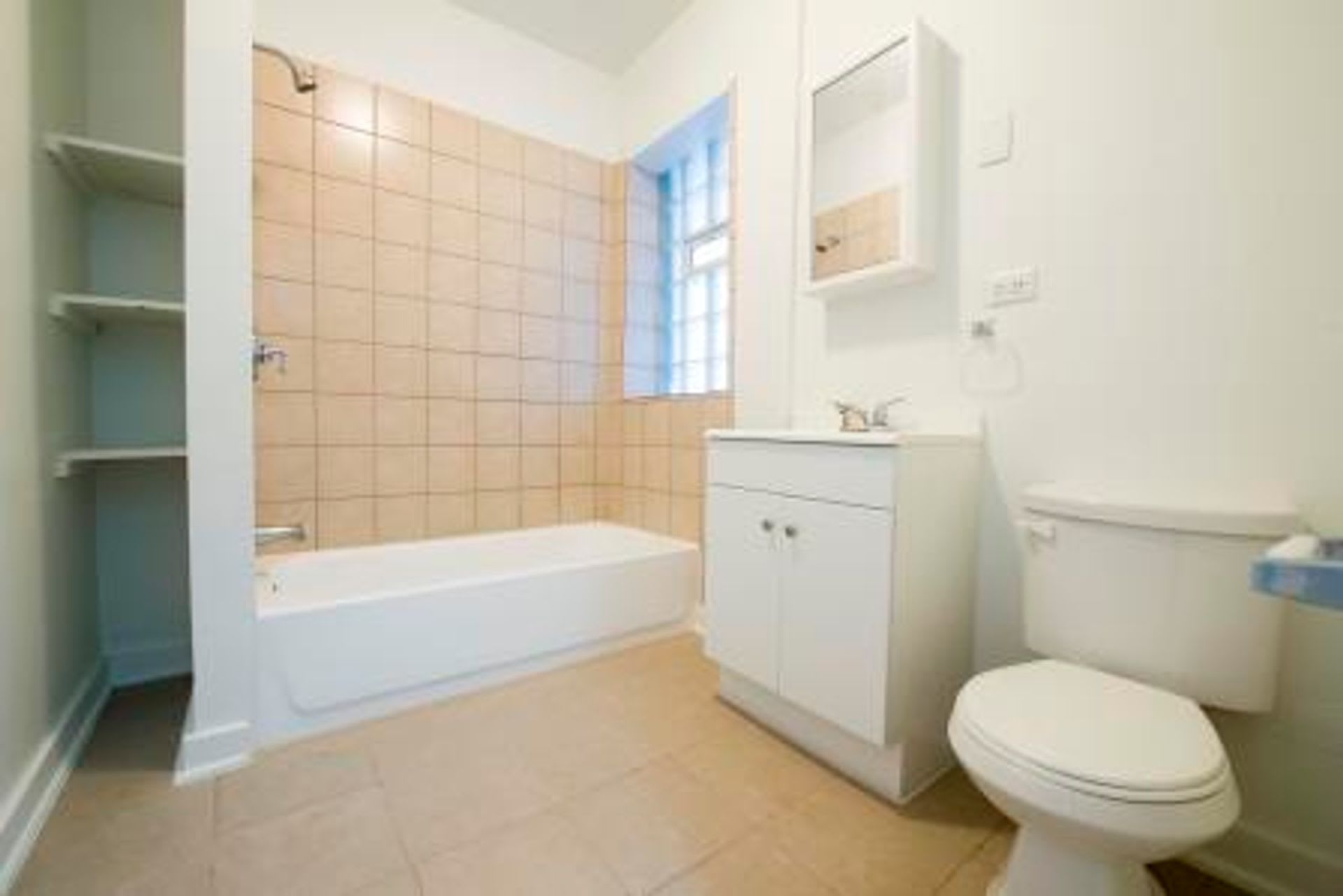 7955 S Bishop – photo 2