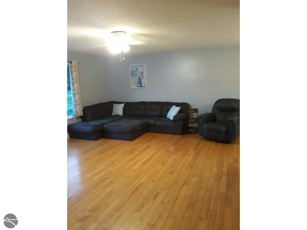 3134 Horseshoe Drive – photo 2
