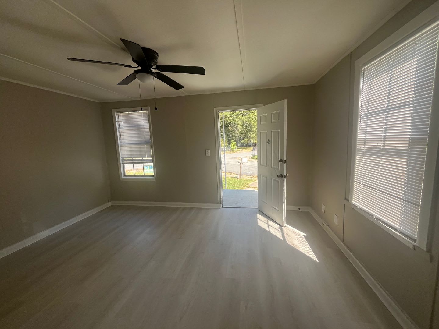 2 Br. home in Jacksonville for rent – photo 4