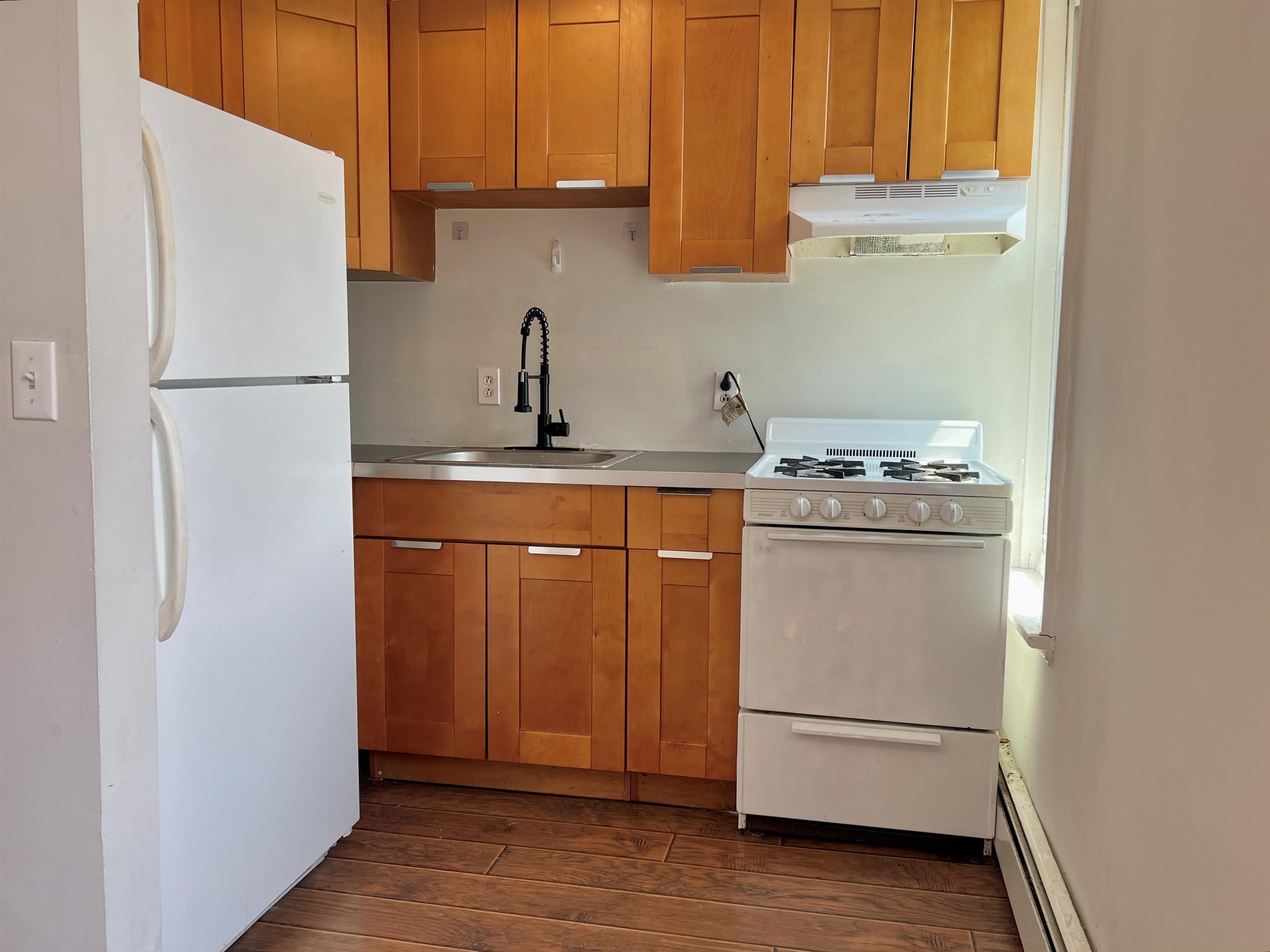 183 MONTGOMERY ST – photo 3