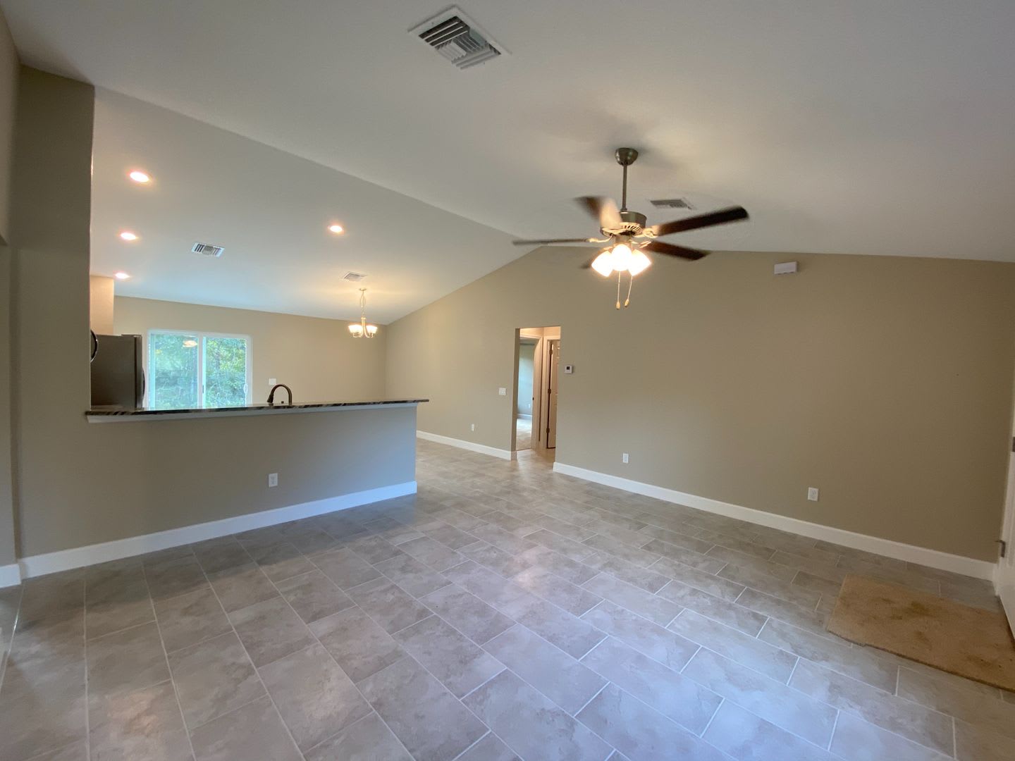 Desirable SW Ocala Neighborhood 3/2/2 *WON'T LAST* – photo 4
