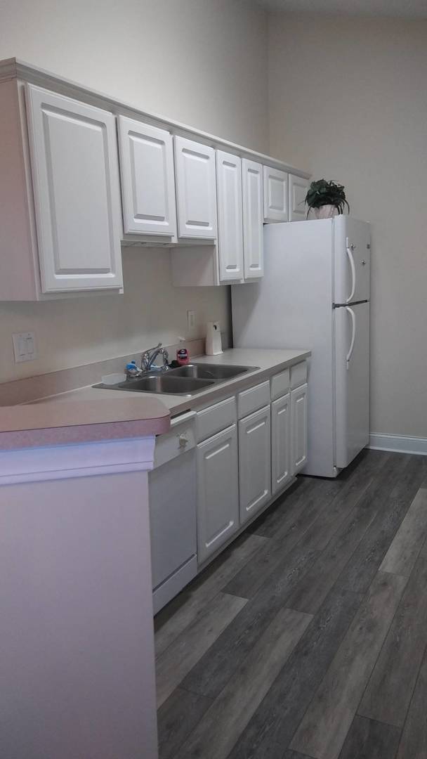 3 Bedroom furnished Condo in Arrowhead – photo 3