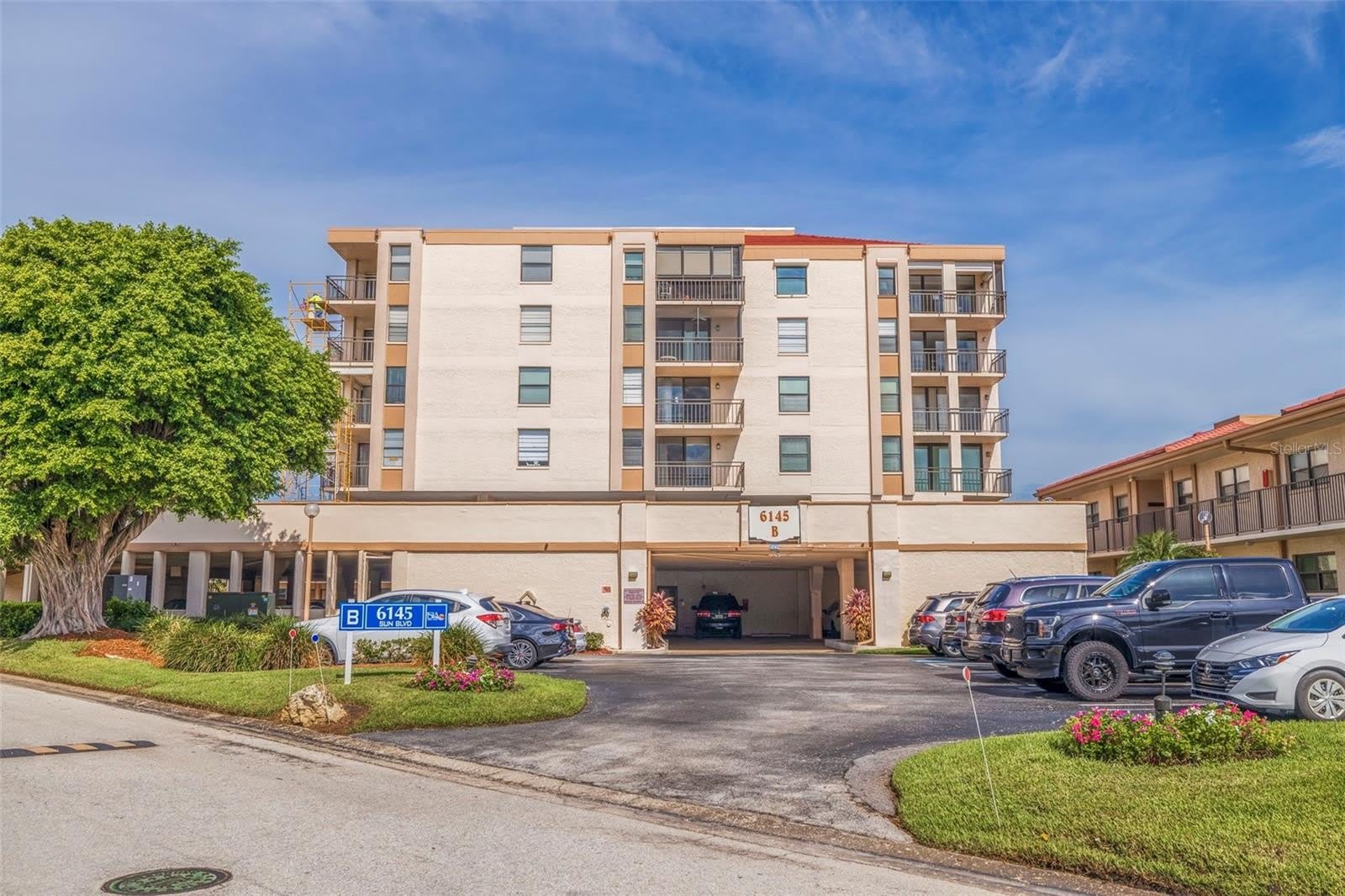 6145 SUN Boulevard – photo 3