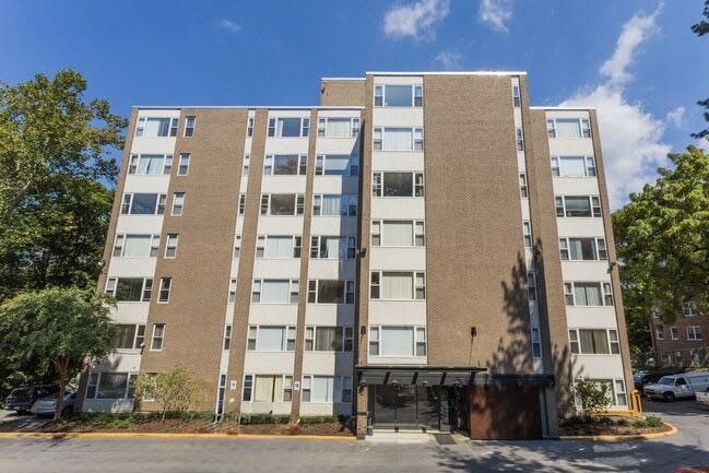 Park East Apartments – photo 1