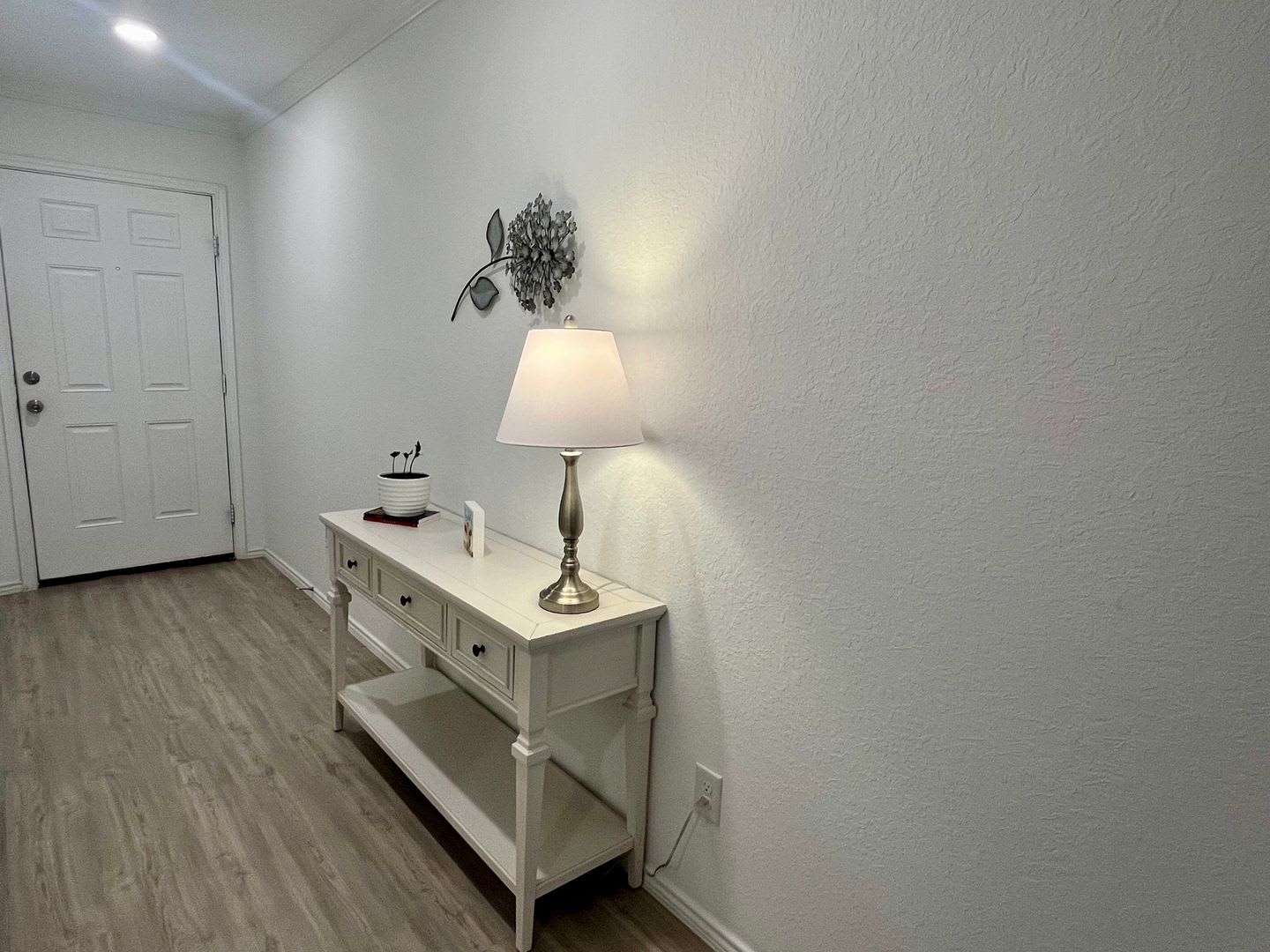 Stop the Car! Fabulous 4/2 Single Story, First Time Rental ~ Shows Like New ~ Must See! – photo 4