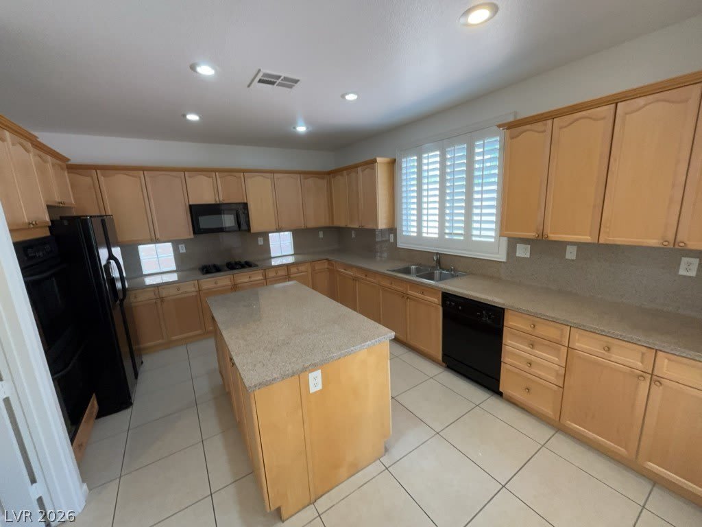 9412 Forest Edge Avenue – photo 2