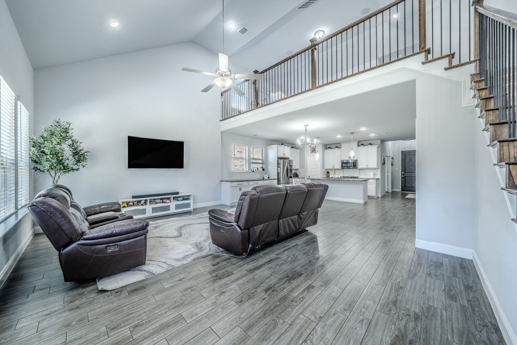 6132 Hightower Street – photo 3