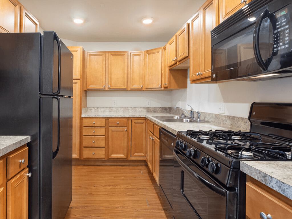 River Pointe Apartments – photo 2
