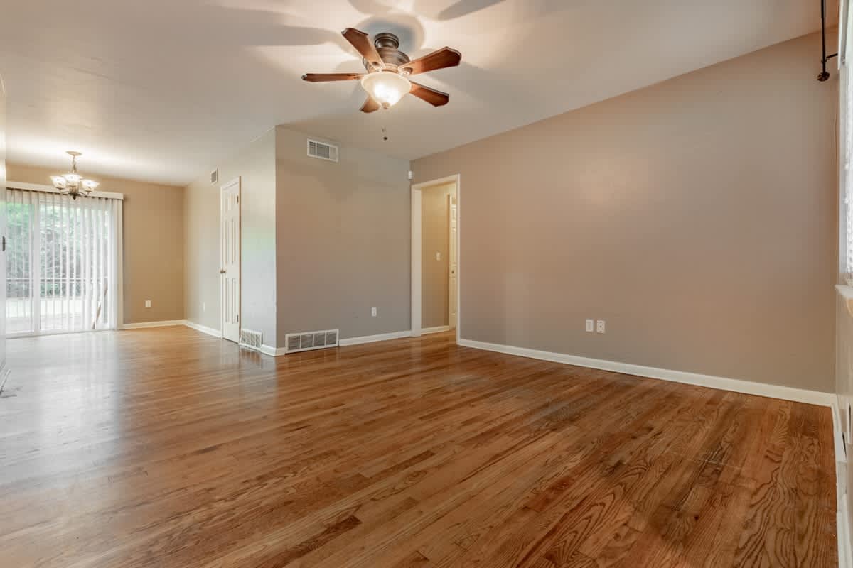 2108 Henderson Dr – photo 3