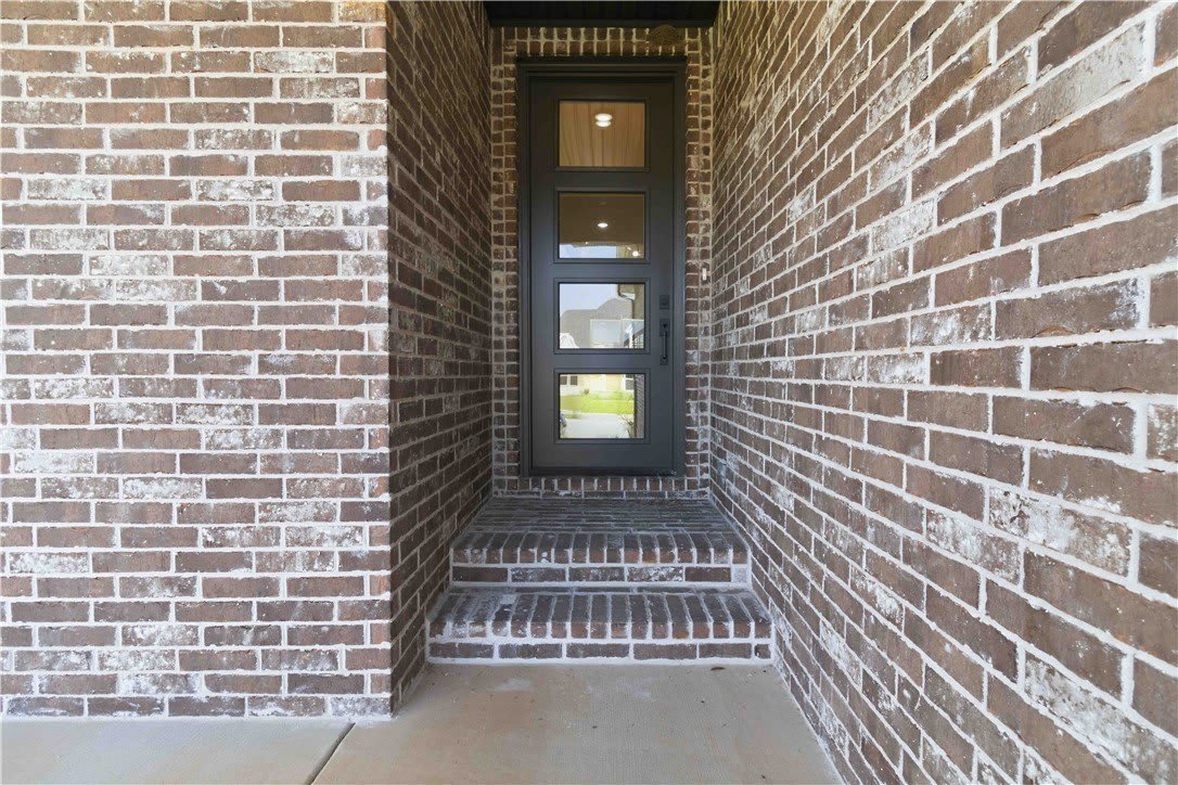 1240 Mammoth Street – photo 3