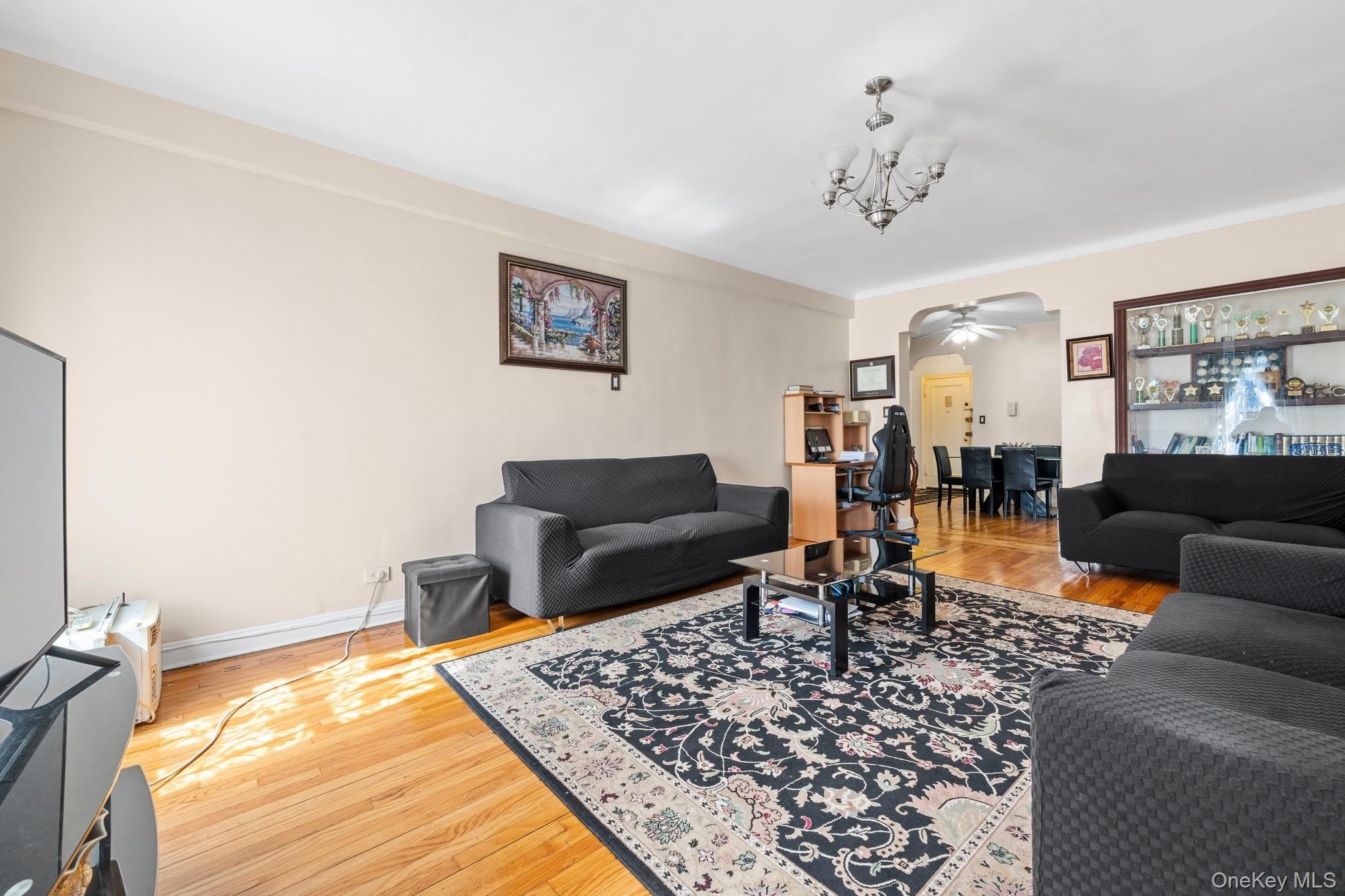 92-05 Whitney Avenue – photo 4