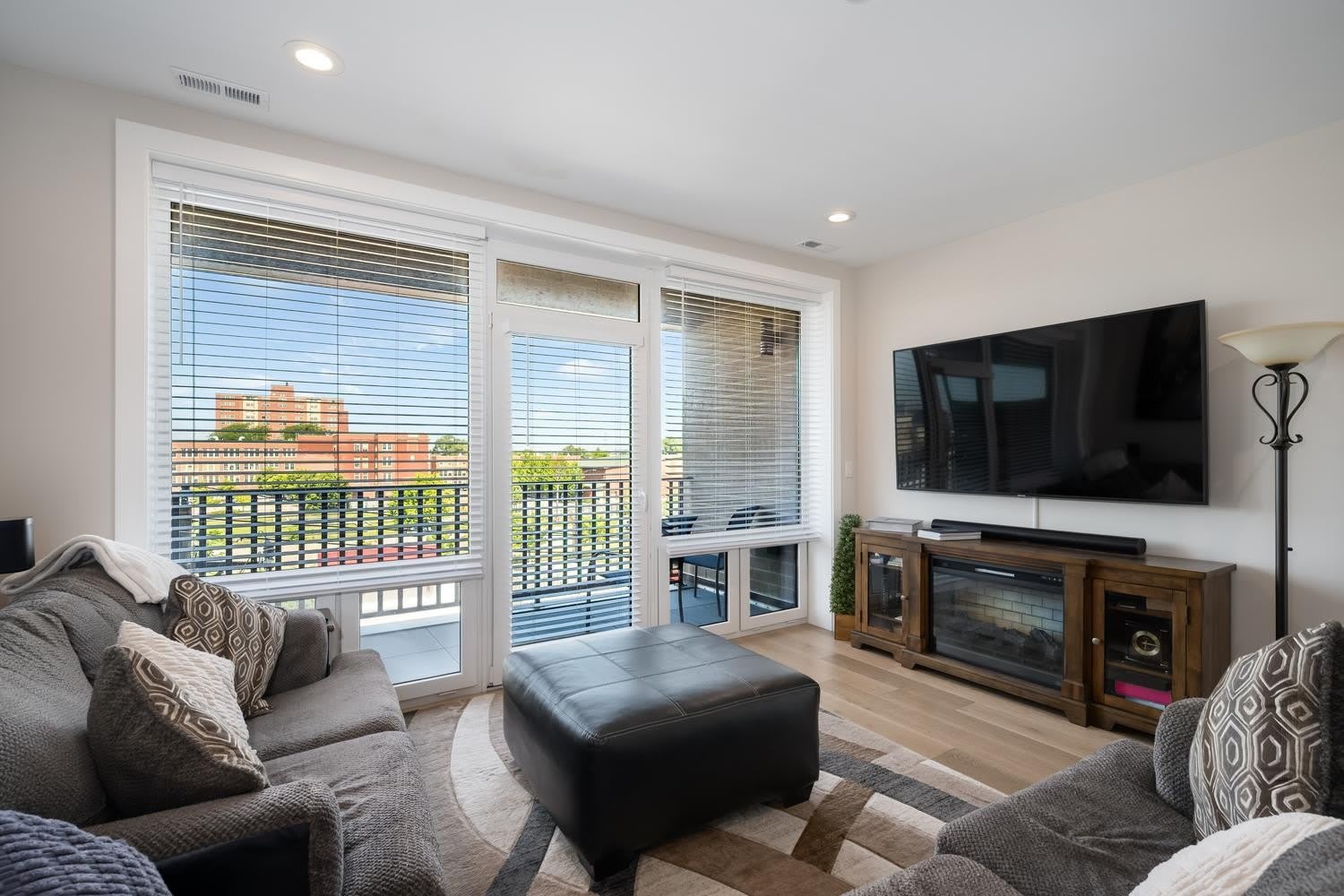 2342 W Adams Street – photo 4