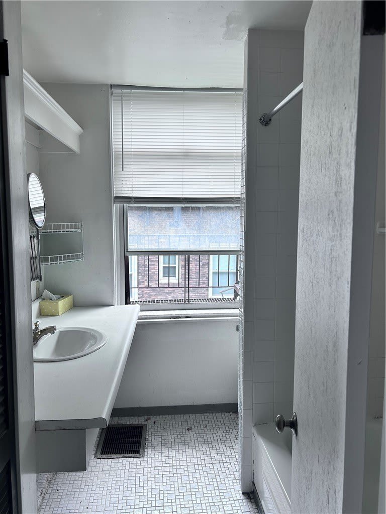 5807 Bartlett St – photo 5
