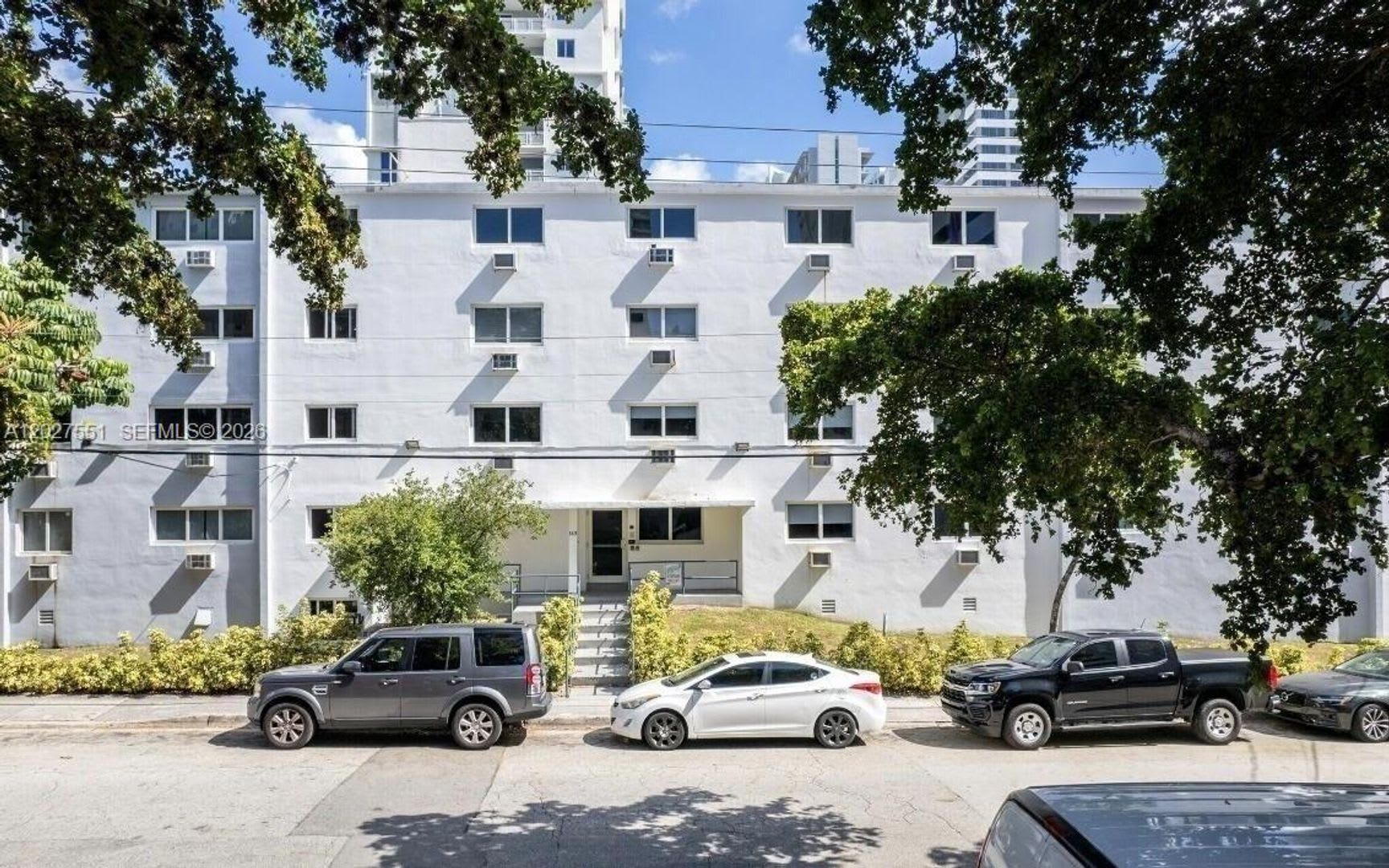 143 SW 9th Street – photo 1