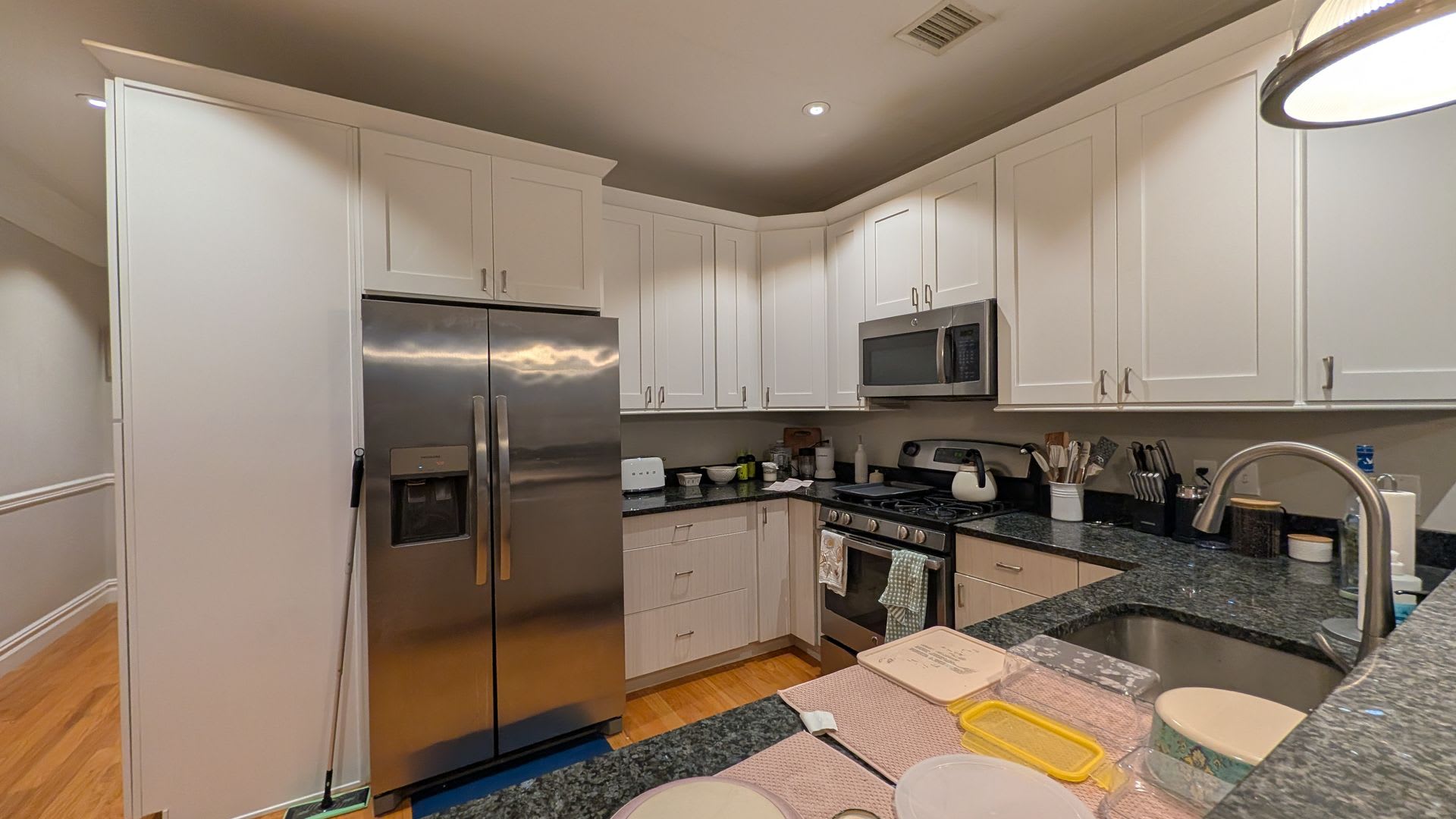 Beautifully Designed Luxury 2-Bed/2-Bath in the South End – photo 3