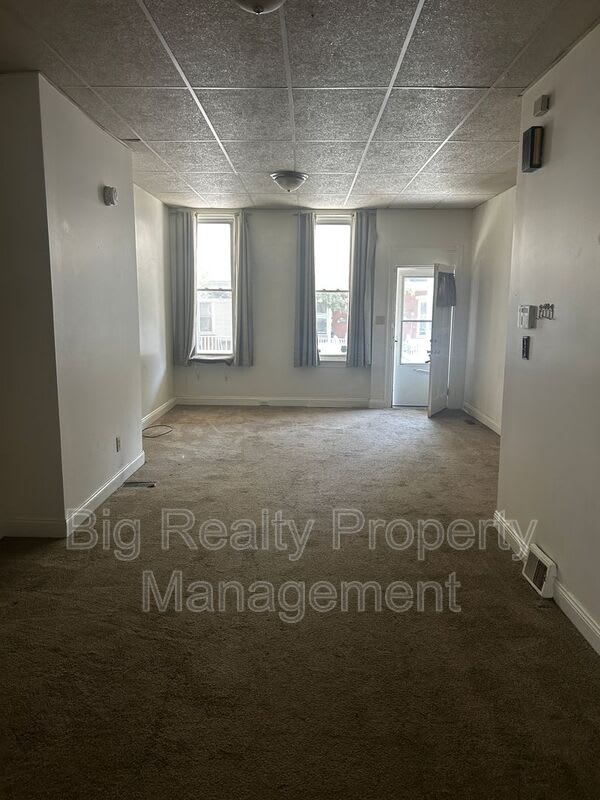 441 Walnut St – photo 2