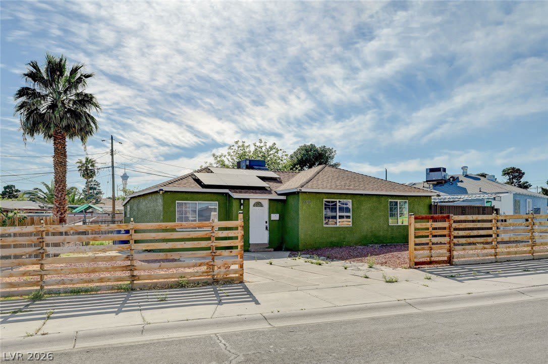 1720 E Carson Avenue – photo 3